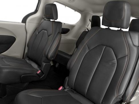 Used 2017 Chrysler Pacifica Limited w/ Advanced Safetytec Group image 17