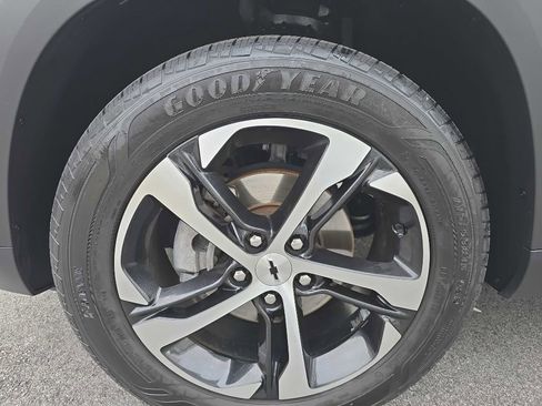 Used 2024 Chevrolet Trax RS image 5