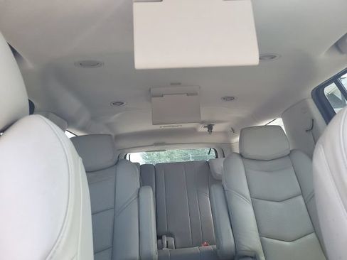Used 2017 Cadillac Escalade ESV Luxury AWD/4WD image 25