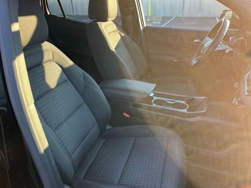 Used 2025 Chevrolet Equinox LT image 34