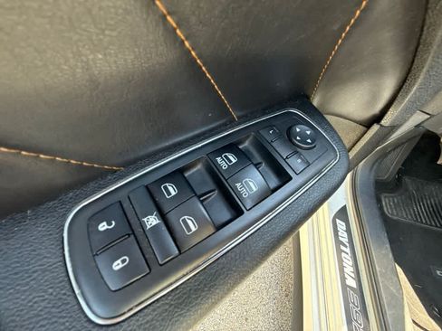 Used 2018 Dodge Charger R/T RWD image 13