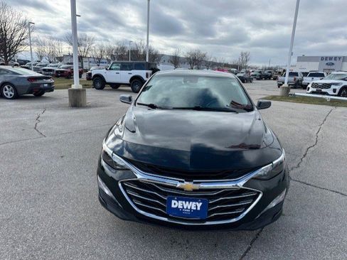 Used 2023 Chevrolet Malibu LT image 2