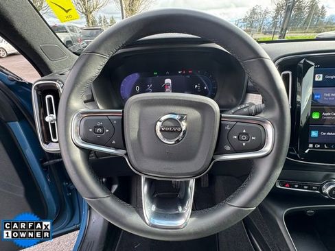 Used 2024 Volvo XC40 B5 Core image 19