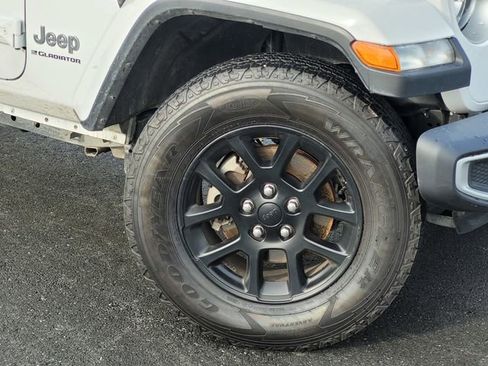 Used 2023 Jeep Gladiator Overland image 10