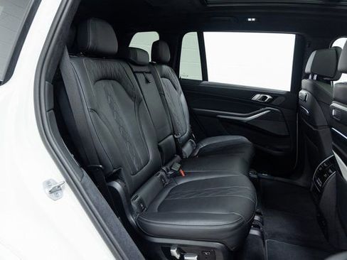 Certified 2025 BMW X7 M60i image 26