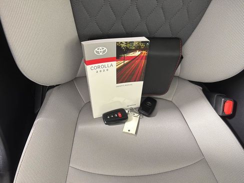 Used 2020 Toyota Corolla LE w/ LE Convenience Package FWD image 23