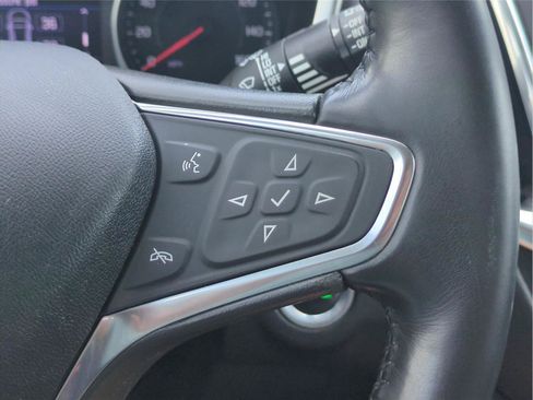 Used 2021 Chevrolet Equinox LT FWD image 20