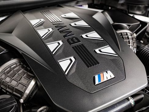 Used 2024 BMW X7 M60i w/ Executive Package image 51