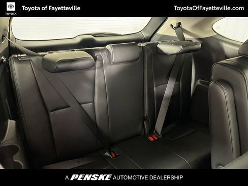 Used 2026 Toyota Highlander Limited image 11