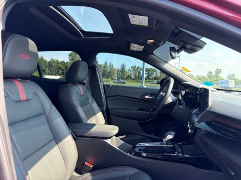 Used 2025 Chevrolet Trax RS w/ Sunroof Package FWD image 7
