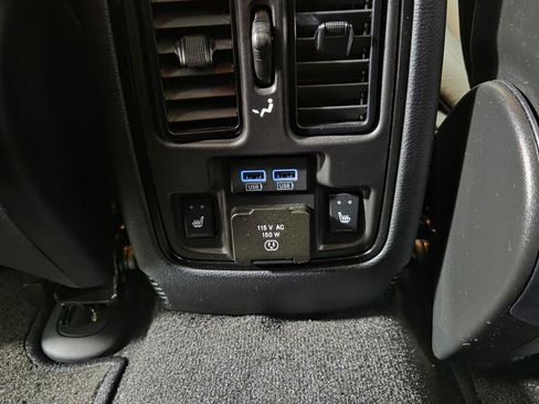 Used 2022 Dodge Durango GT image 33