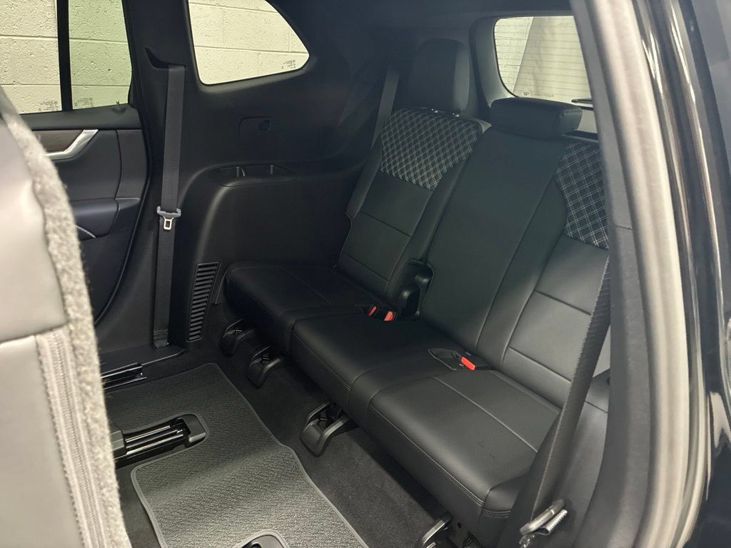 New 2027 GMC Acadia Denali AWD/4WD image 34