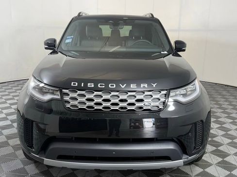 Used 2025 Land Rover Discovery S image 11