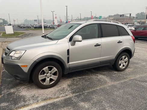 Used 2013 Chevrolet Captiva Sport LS FWD image 4