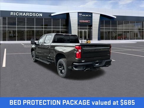 Used 2021 Chevrolet Silverado 1500 LT Trail Boss w/ Convenience Package II image 3