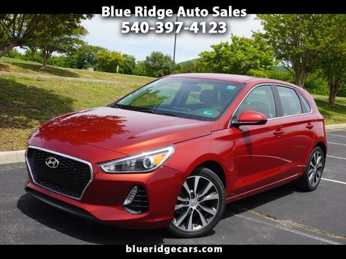 Used 2018 Hyundai Elantra GT FWD image 1