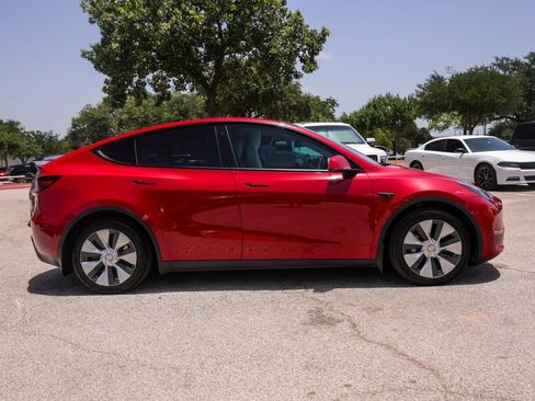 Used 2023 Tesla Model Y Long Range AWD/4WD image 5