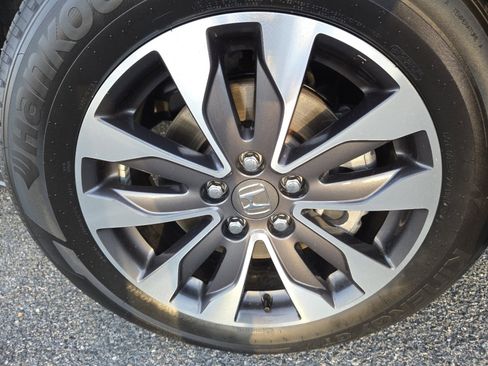 Certified 2024 Honda Odyssey EX-L image 13