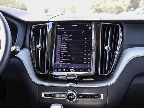 Used 2025 Volvo XC60 B5 Plus w/ Climate Package image 14