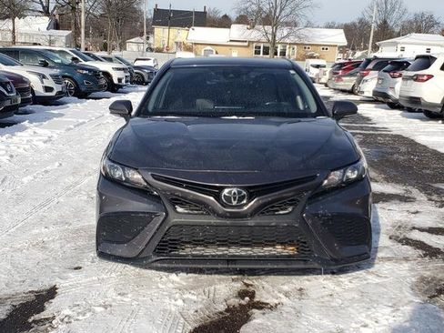 Used 2023 Toyota Camry SE image 9
