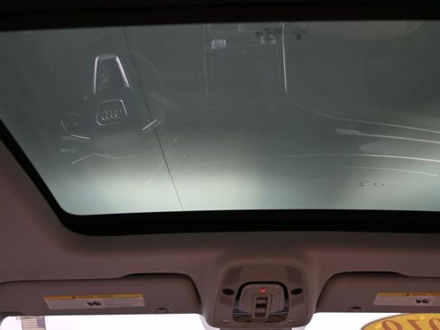 Used 2019 Audi Q8 Premium Plus image 10