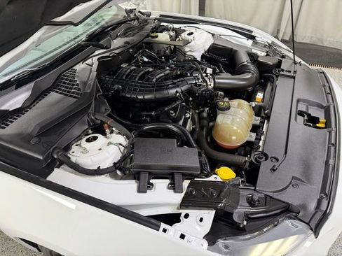 Used 2015 Ford Mustang V6 image 24