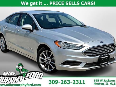 Used 2017 Ford Fusion S image 1