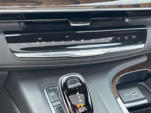 Used 2022 Cadillac Escalade ESV Sport Platinum w/ Heavy-Duty Trailer Package image 28