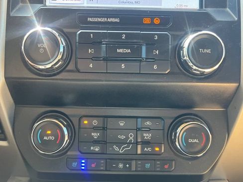 Used 2019 Ford F250 Lariat w/ Lariat Ultimate Package AWD/4WD image 26