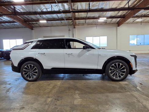 Used 2026 Cadillac Lyriq Sport image 4