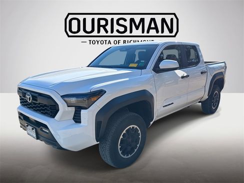 Used 2024 Toyota Tacoma TRD Off-Road image 3