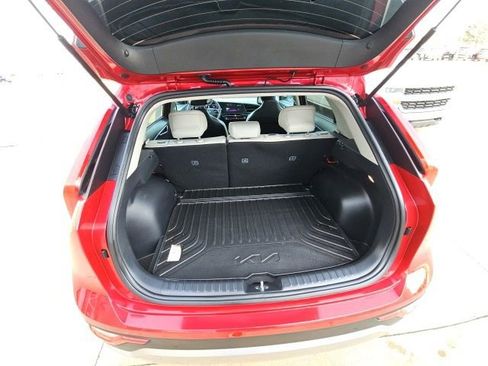 Used 2025 Kia Niro EX image 22
