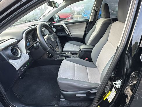 Used 2015 Toyota RAV4 LE image 14