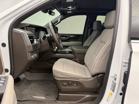 Used 2026 GMC Yukon Elevation w/ Elevation Premium Package AWD/4WD image 5