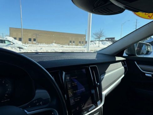 Used 2017 Volvo S90 T6 Momentum w/ Vision Package image 33