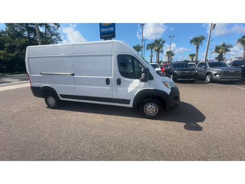 Used 2023 RAM ProMaster 2500 FWD image 9