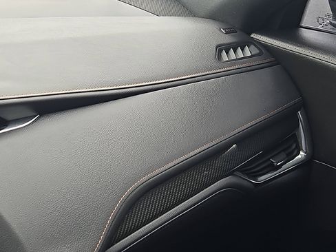 Used 2019 Cadillac XT4 Sport image 19