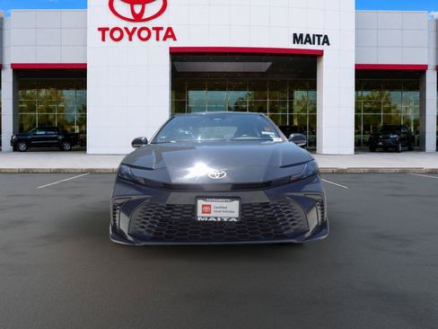 Used 2025 Toyota Camry SE FWD image 8