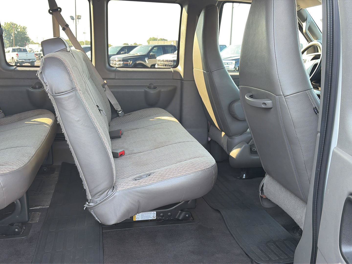 Used 2025 Chevrolet Express 3500 LT w/ LT Preferred Equipment Group RWD image 15