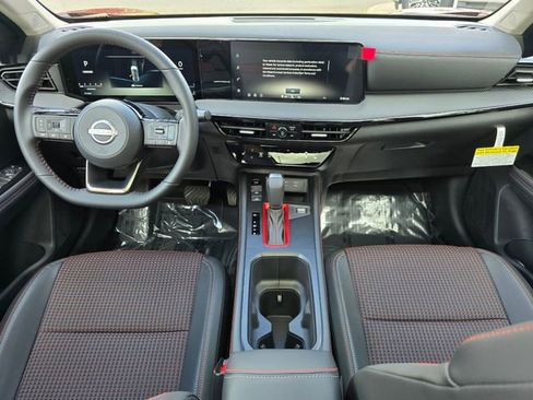 New 2026 Nissan Kicks SR AWD/4WD image 17