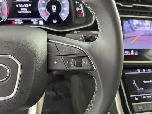 Used 2025 Audi Q8 Premium w/ Convenience Package image 20