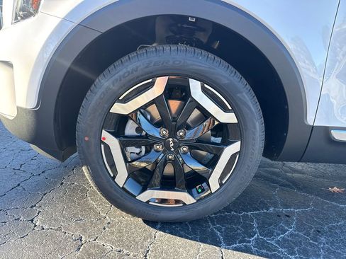 New 2025 Kia Telluride EX w/ EX Captain's Chair Package image 9