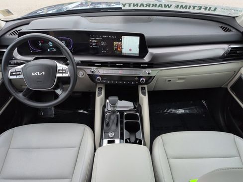 Used 2025 Kia Telluride S image 16