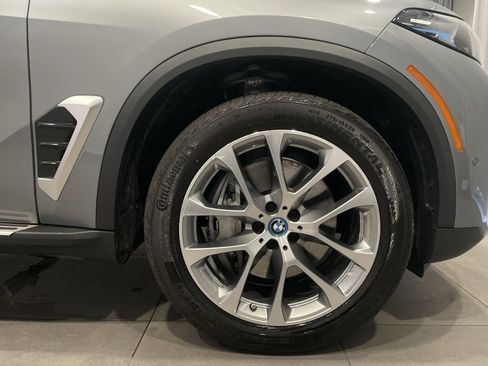 Used 2025 BMW X5 xDrive50e w/ Premium Package image 10