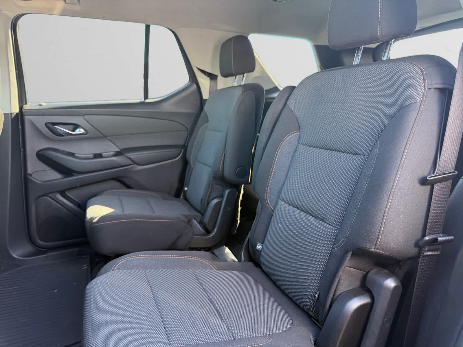 Used 2020 Chevrolet Traverse LT FWD image 13