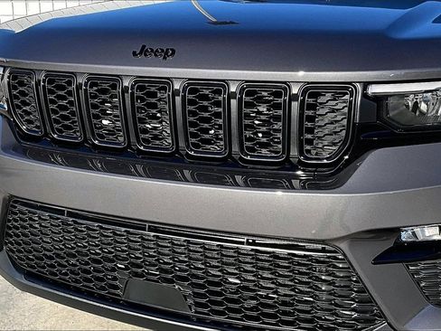 New 2025 Jeep Grand Cherokee Limited image 17