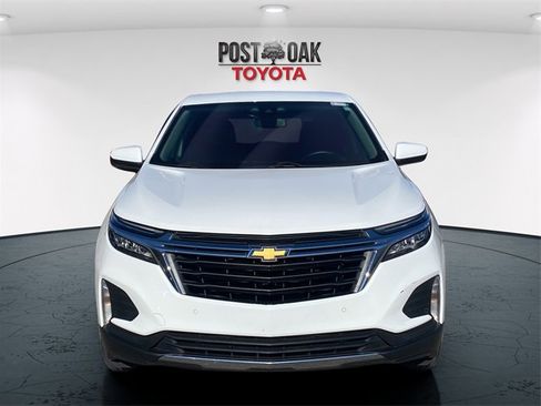 Used 2023 Chevrolet Equinox LT image 2