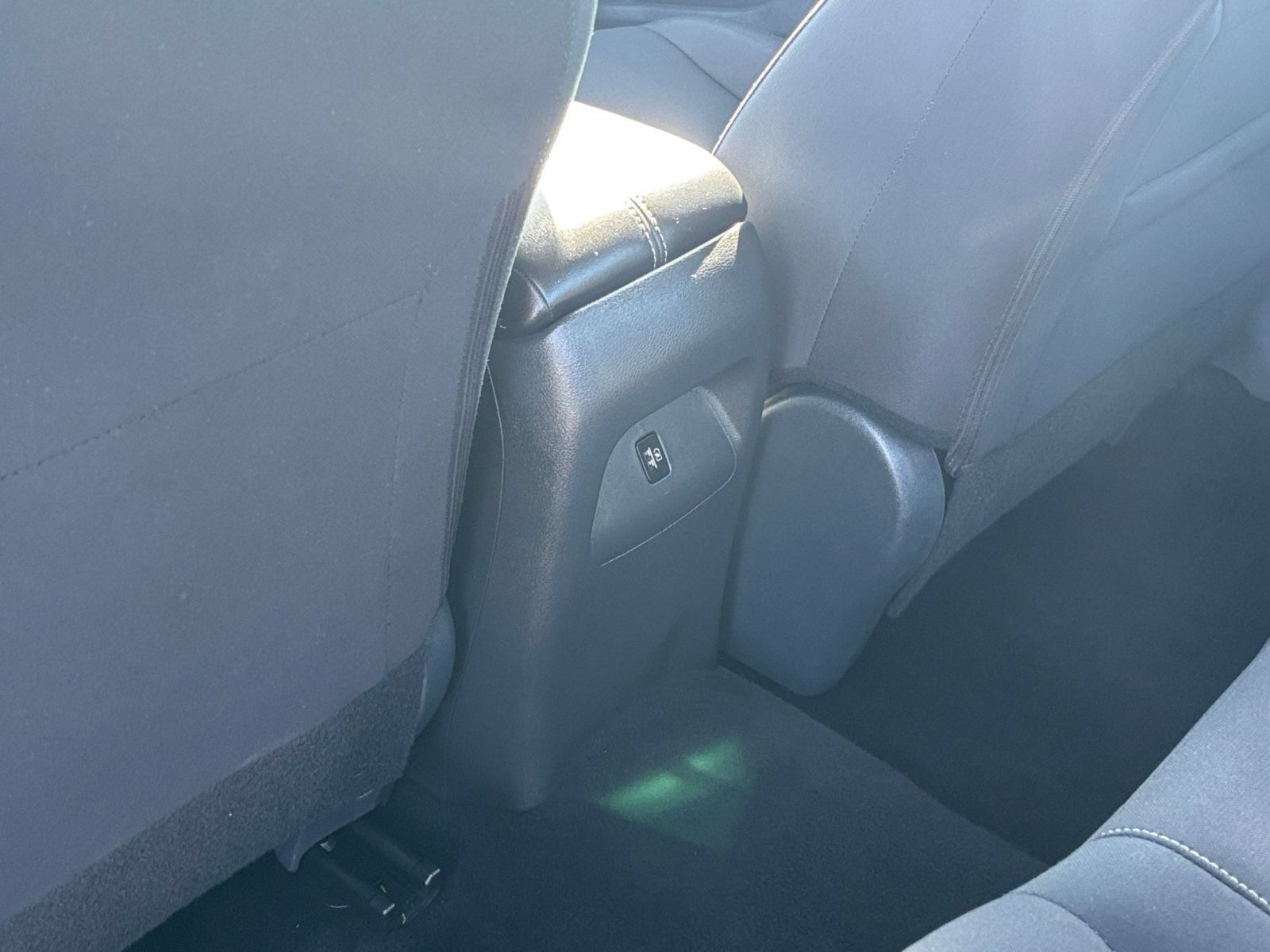 Used 2025 Nissan Sentra SV FWD image 22