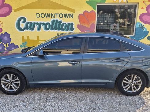 Used 2017 Hyundai Sonata SE w/ Cargo Package FWD image 3