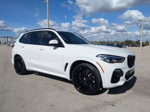 Used 2021 BMW X5 sDrive40i w/ M Sport Package image 2